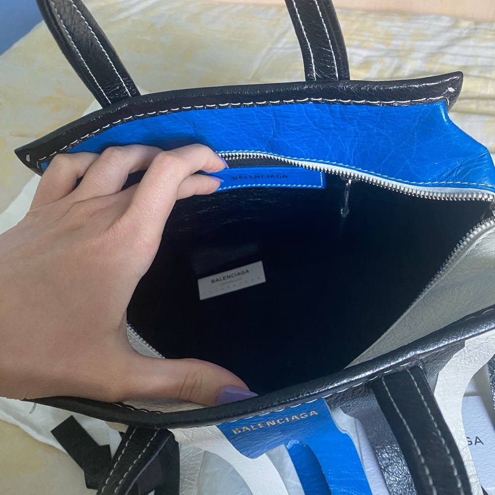 LIKE NEW w/TAGS Balenciaga Bazaar Tote with Fringes Crossbody Bag - Picture 3 of 9